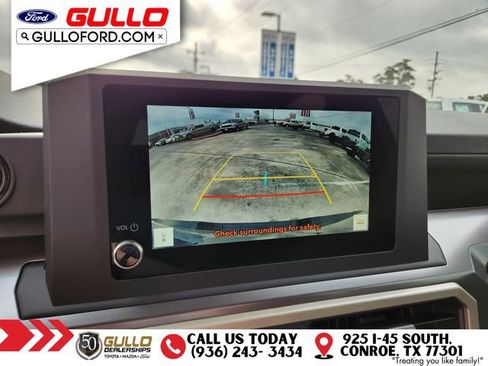 Used 2025 Toyota Tacoma SR5 AWD/4WD image 27