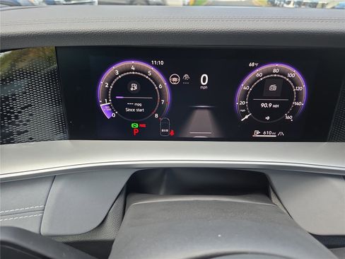 New 2025 Volkswagen Tiguan SE R-Line image 15