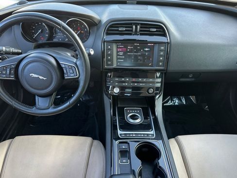 Used 2017 Jaguar XE image 26