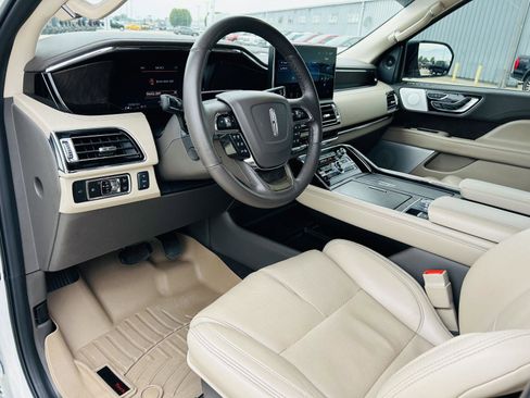 Used 2023 Lincoln Navigator Reserve AWD/4WD image 23