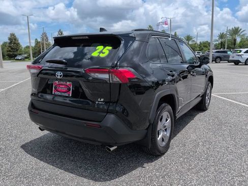 Certified 2025 Toyota RAV4 LE AWD/4WD image 4