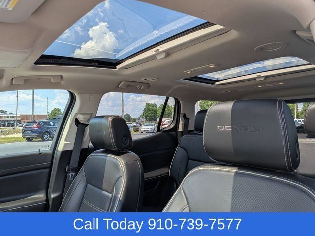 Used 2023 GMC Acadia Denali w/ Denali Ultimate Package FWD image 18