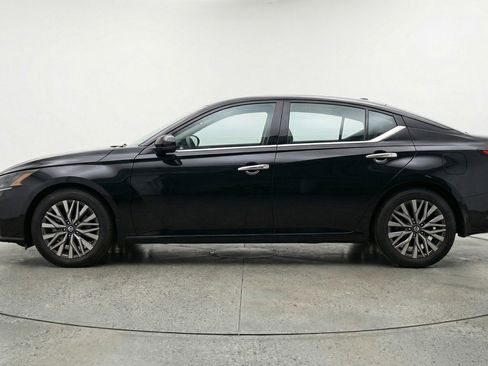 Used 2025 Nissan Altima 2.5 SV image 5