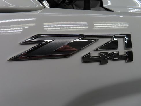 Used 2018 GMC Sierra 1500 SLT w/ SLT Premium Package image 42