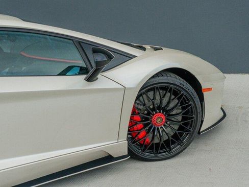 Used 2017 Lamborghini Aventador S image 20
