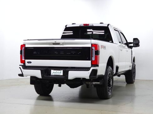 Used 2025 Ford F350 4x4 Crew Cab Super Duty image 14