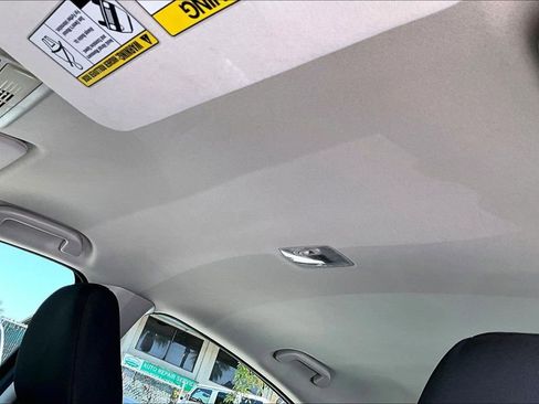 Used 2019 Honda HR-V LX image 12