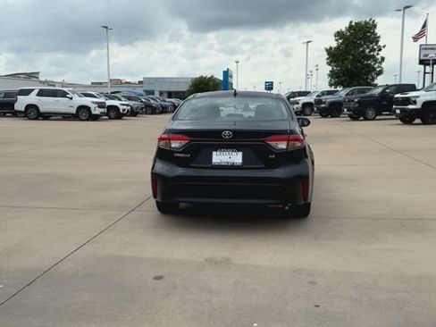 Used 2024 Toyota Corolla LE FWD image 8