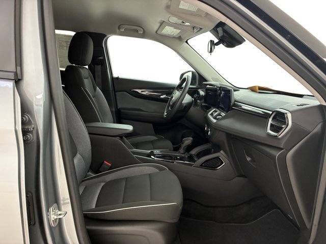 Used 2024 Chevrolet TrailBlazer LS w/ LS Convenience Package FWD image 14