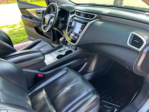 Used 2017 Nissan Murano Platinum w/ Platinum Technology Package FWD image 11
