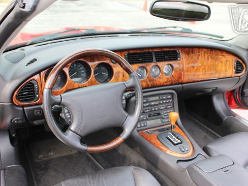 Used 2000 Jaguar XK8 Convertible RWD image 14