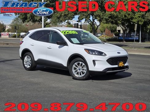 Certified 2022 Ford Escape SE AWD/4WD image 1