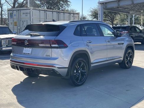 New 2026 Volkswagen Atlas Cross Sport SEL R-Line image 9