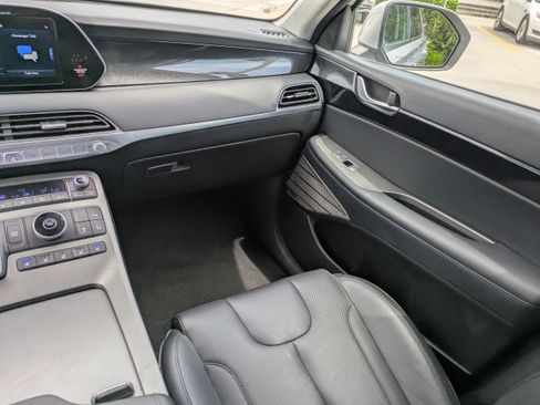 Used 2021 Hyundai Palisade Limited FWD image 17