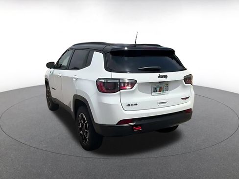 Used 2025 Jeep Compass Trailhawk AWD/4WD image 11