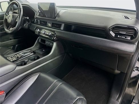 Certified 2024 Honda Pilot TrailSport image 35