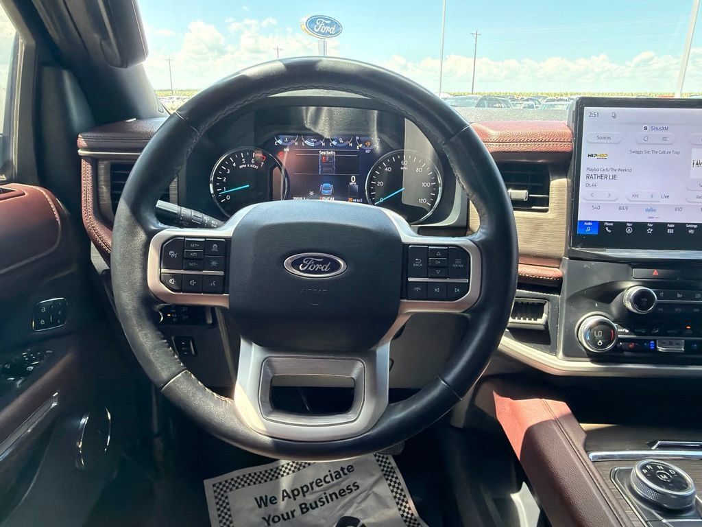 Used 2023 Ford Expedition Limited AWD/4WD image 12