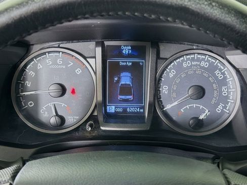 Used 2019 Toyota Tacoma TRD Sport image 15