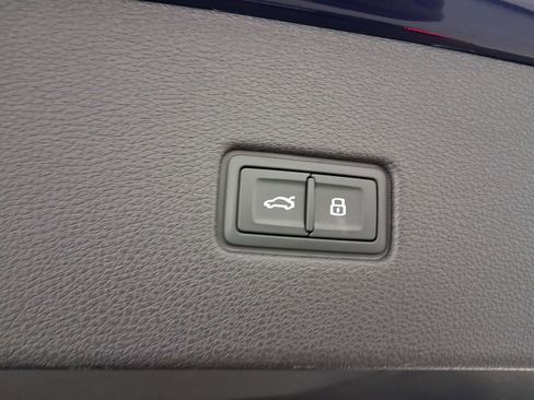 Used 2024 Audi RS Q8 image 30