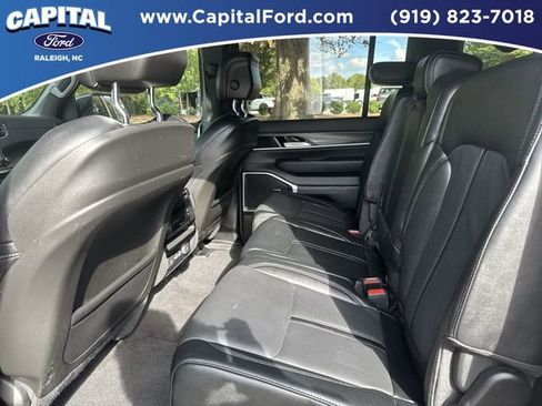 Used 2024 Jeep Wagoneer L Series II w/ Flexible Seating Group image 16