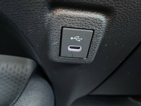 Used 2025 Toyota Corolla SE image 40