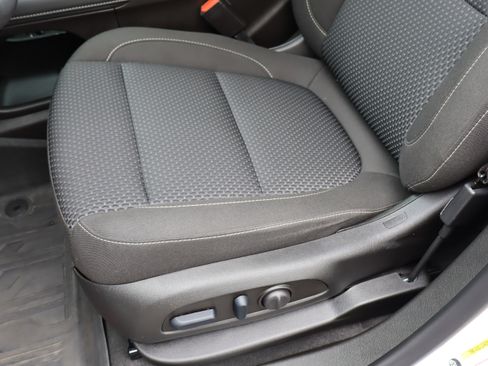 Certified 2023 GMC Acadia SLE w/ Driver Convenience Package image 17