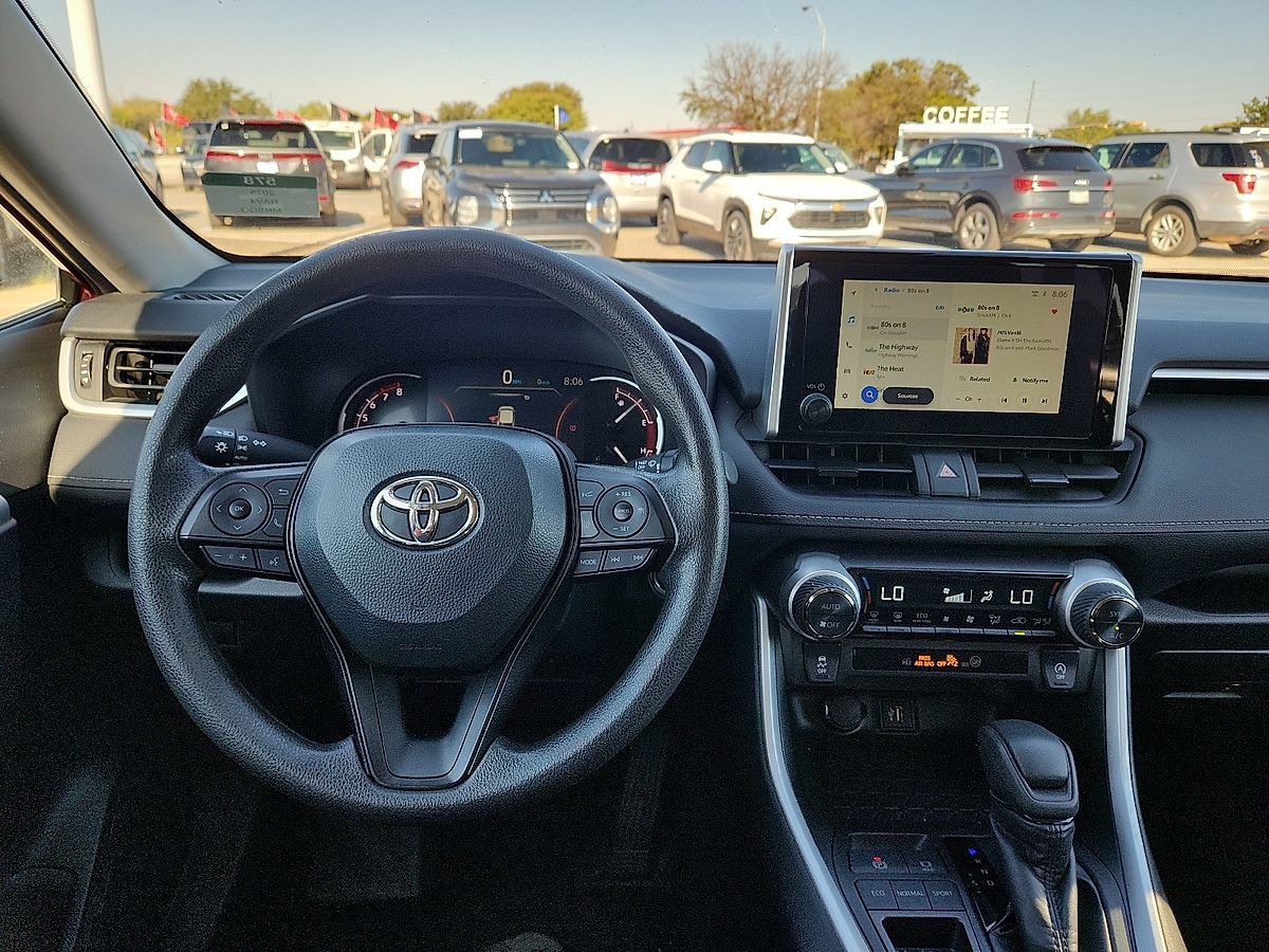 Used 2025 Toyota RAV4 XLE FWD image 7