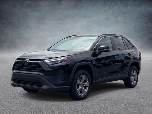 Used 2024 Toyota RAV4 XLE AWD/4WD image 5
