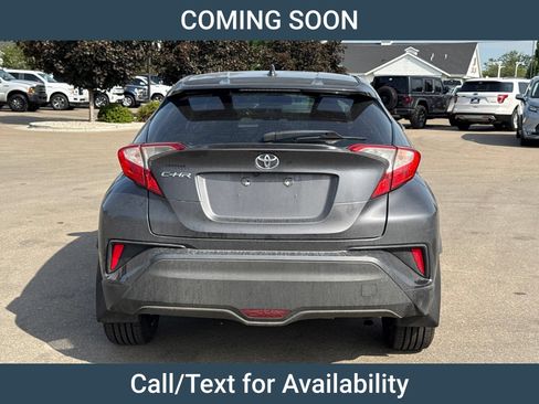 Used 2018 Toyota C-HR XLE FWD image 5