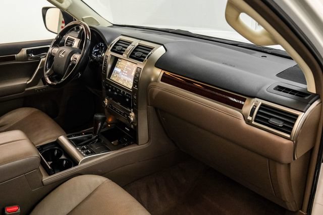 Used 2018 Lexus GX 460 Premium w/ Premium Package AWD/4WD image 14