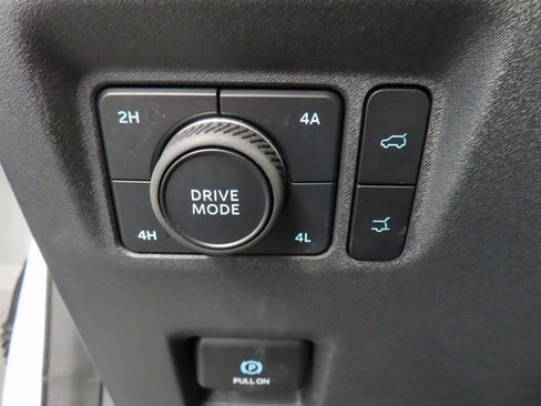 Used 2025 Ford Expedition Platinum w/ Platinum Ultimate Package image 61