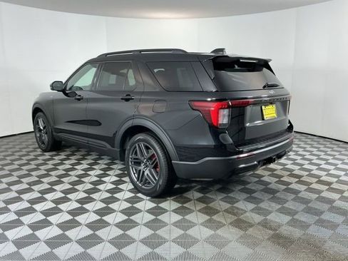 New 2026 Ford Explorer ST-Line w/ ST-Line Street Pack AWD/4WD image 7