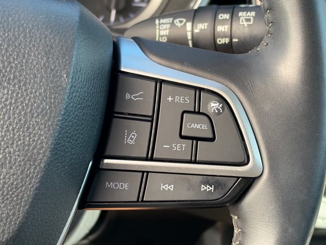 Used 2024 Toyota Highlander XLE FWD image 23