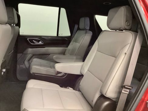 Used 2022 GMC Yukon SLT w/ SLT Luxury Package AWD/4WD image 8