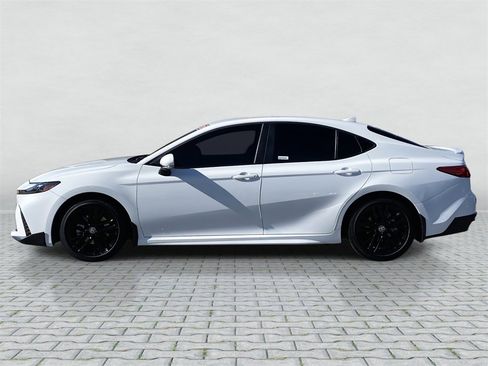 Certified 2025 Toyota Camry SE image 2