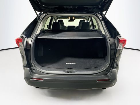 Used 2020 Toyota RAV4 LE w/ Carpet Mat Package AWD/4WD image 30
