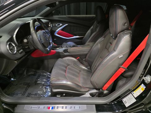 Used 2021 Chevrolet Camaro ZL1 RWD image 22
