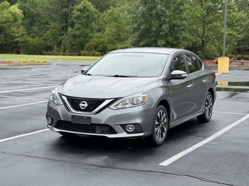 Used 2019 Nissan Sentra SR FWD image 3