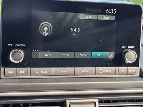 Used 2025 Honda Pilot Sport image 23