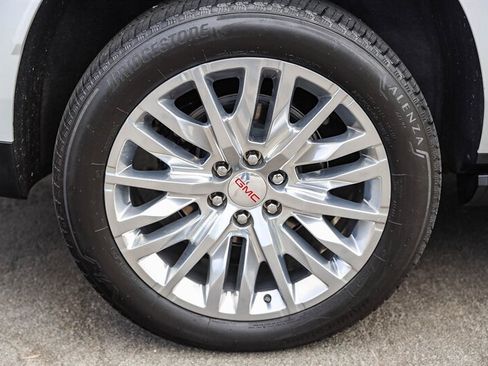 Used 2024 GMC Yukon XL Denali w/ Advanced Technology Package AWD/4WD image 13