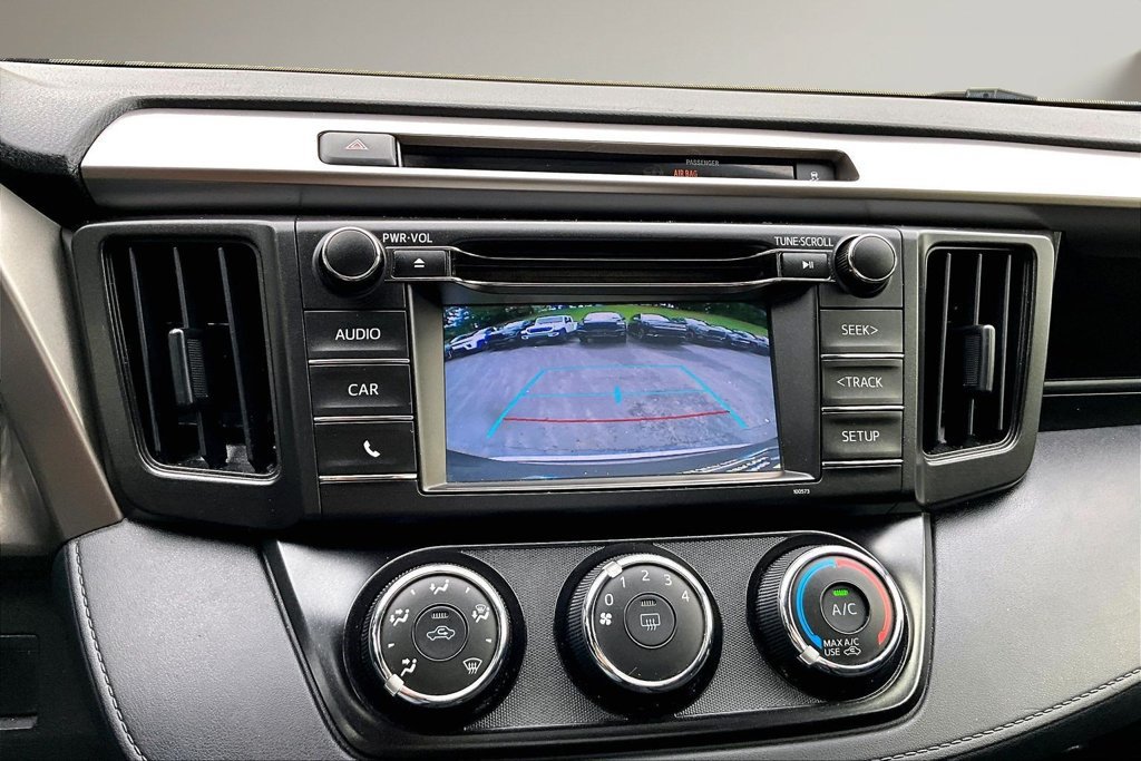Used 2016 Toyota RAV4 LE AWD/4WD image 14
