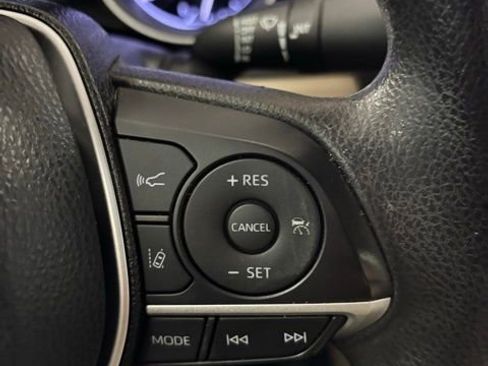 Used 2022 Toyota Camry LE image 17