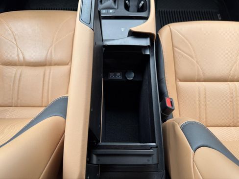 Used 2025 Lexus ES 300h w/ Accessory Package (Z1) FWD image 41