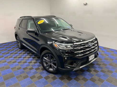 Used 2025 Ford Explorer Active w/ Active Comfort Package image 35