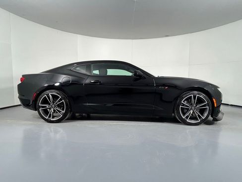 Used 2021 Chevrolet Camaro LT w/ Technology Package image 8