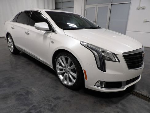 Used 2019 Cadillac XTS Vsport Platinum AWD/4WD image 2