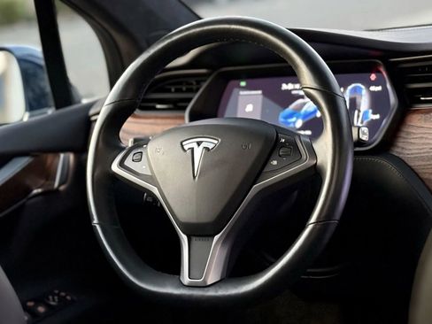 Used 2020 Tesla Model X Long Range image 12