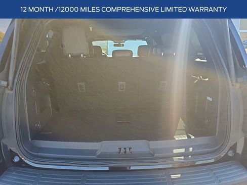 Used 2022 Ford Expedition Limited RWD image 5