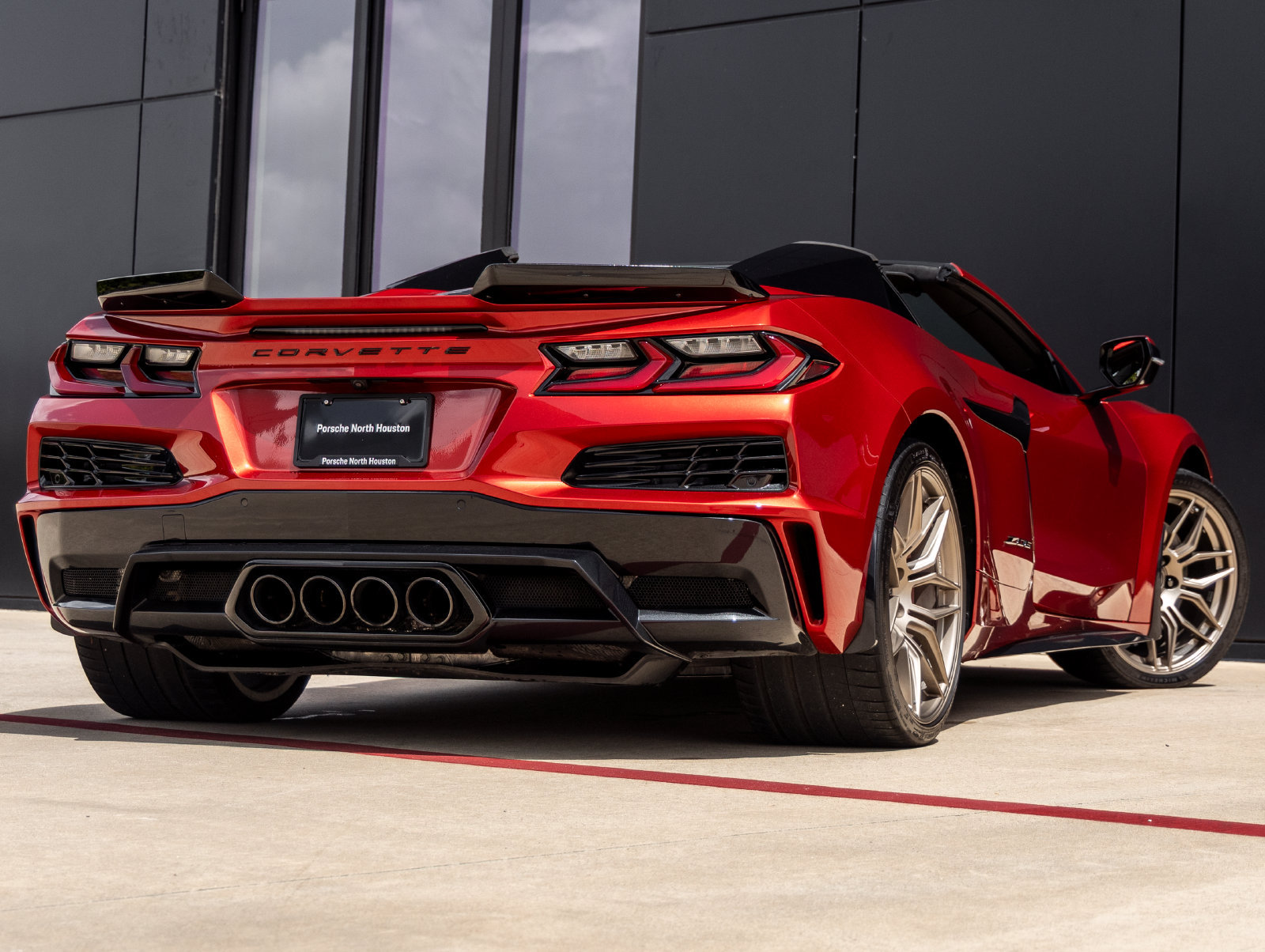 Used 2024 Chevrolet Corvette Z06 RWD image 9