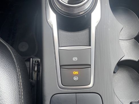 Certified 2022 Ford Escape Titanium w/ Titanium Elite Package image 28